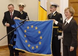 Мэр Одессы получает Флаг Чести Совета Европы