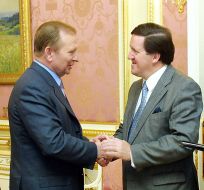Leonid Kuchma and George Robertson 