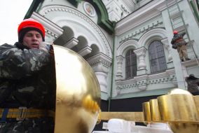 Встановлення 2-х хрестів Свято-миколаївського собору у Києві