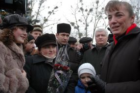 Visit of Heidemarie Stefanyshyn-Piper to v. Yakimiv (Lvovskaya region)
