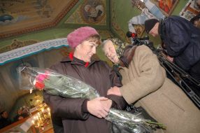 Visit of Heidemarie Stefanyshyn-Piper to v. Yakimiv (Lvovskaya region)