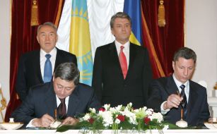 Юрий Бойко и Бактикожа Измухамбетов