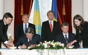 Юрий Бойко и Бактикожа Измухамбетов