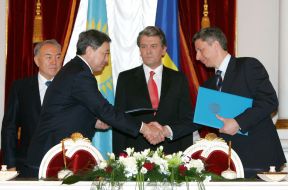 Юрий Бойко и Бактикожа Измухамбетов