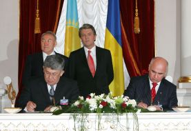 Petr Oleynik and Krynbek Kkusherbaev