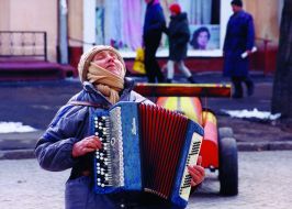 Сток. Гра на баяні