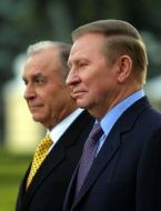 Ion Iliescu and Leonid Kuchma
