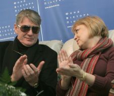 Briefing of Elena Shanina and Aleksandr Abdulov