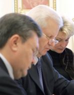 Политические консультации