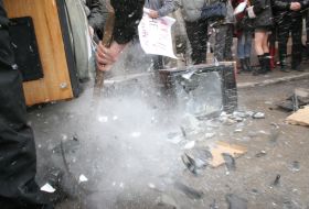 Акция протеста молодежной организации «Прорыв»