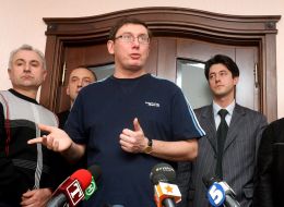 Обыск в квартире Юрия Луценко