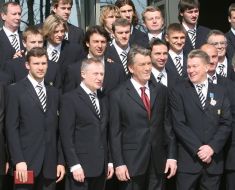 Handing of rewards by the national combined team of Ukraine on football