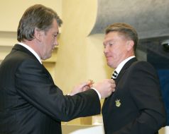 Viktor Yushchenko and Oleg Blokhin