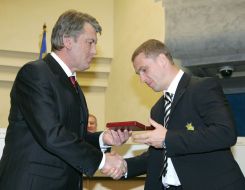 Viktor Yushchenko and Sergey Rebrov