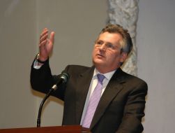 Meeting of Kwasniewski and Pinchuk with students