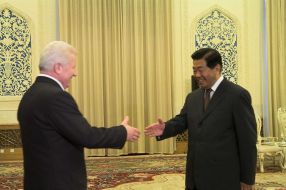 Meeting of Moroz and Tszinlin