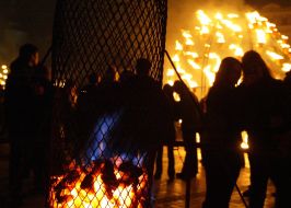 Show  “Fiery installation“