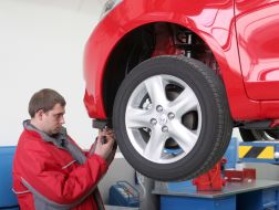 Відкриття автомобільного центру