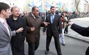 Столкновение у Конституционного Суда