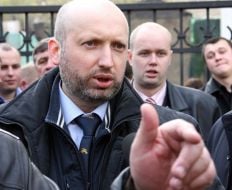 Столкновение у Конституционного Суда