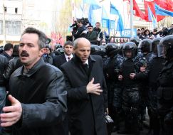 Столкновение у Конституционного Суда