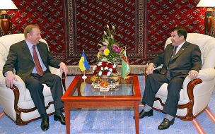Leonid Kuchma and Saparmurat Niyazov