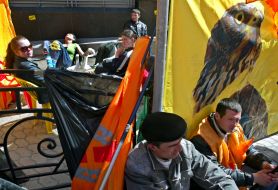 Activists of ”Nasha Ukraina” near the Constitutional law-court