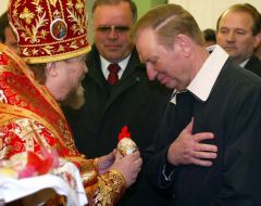 Leonid Kuchma and Metropolitan Lazar