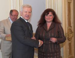 Вручення посвідчень новообраним суддям