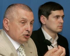 Viktor Khmilyovskiy and Aleksandr Lysak