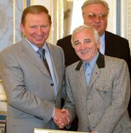 Leonid Kuchma and Charles Aznavour