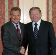 Leonid Kuchma and Aleksander Kwasniewski