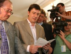 Delivering of work record cards to deputies