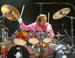 Beneficent concert by Elton John