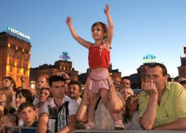 Beneficent concert by Elton John