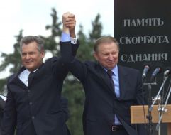 Leonid Kuchma and Alexander Kwasniewski
