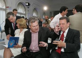 Jekaterina Yushchenko, Alexander Kwasniewski and Gerhard Schroeder