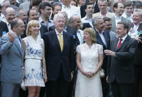 Viktor Pinchuk, Elena Franchuk, Bill Clinton, Katerina Yushchenko and Gerhard Schroeder