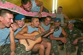 Soldiers of Ukrainian anti-chemical forces 