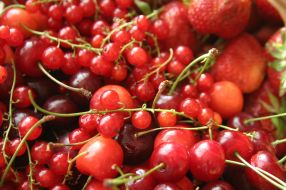 Сurrants and cherries