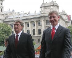 Victor Yushchenko and Ferenc Gyurcs&#225;ny