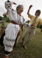 Master-class on making of straw dolls
