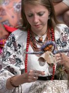 Master-class on making of straw dolls