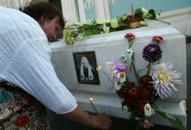 at the tomb of patriarch Vladimir