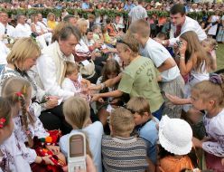 Виктор Ющенко, Екатерина Ющенко и Софийка, Кристинка, Тарасик Ющенки