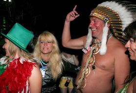 Участники фестиваля молодежной музыки ”Казантип”