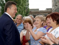 На завод имени В. А. Малышева