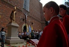 Церковные служки