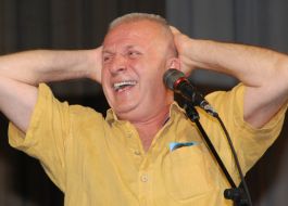 Євген Паперний