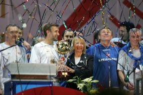 Виктор Чанов, Андрей Шевченко, Святослав Вакарчук, Екатерина Ющенко, Сергей Бубка, Виталий Кличко и Анатолий Демьяненко